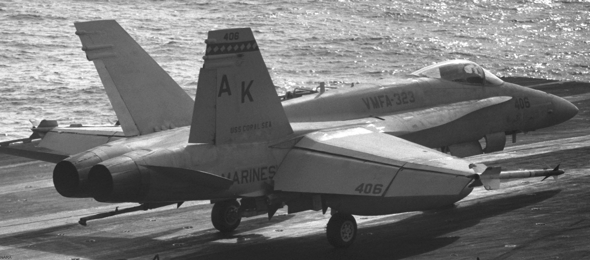 vmfa-323 death rattlers marine fighter attack squadron f/a-18a hornet cvw-13 uss coral sea cv-43 172