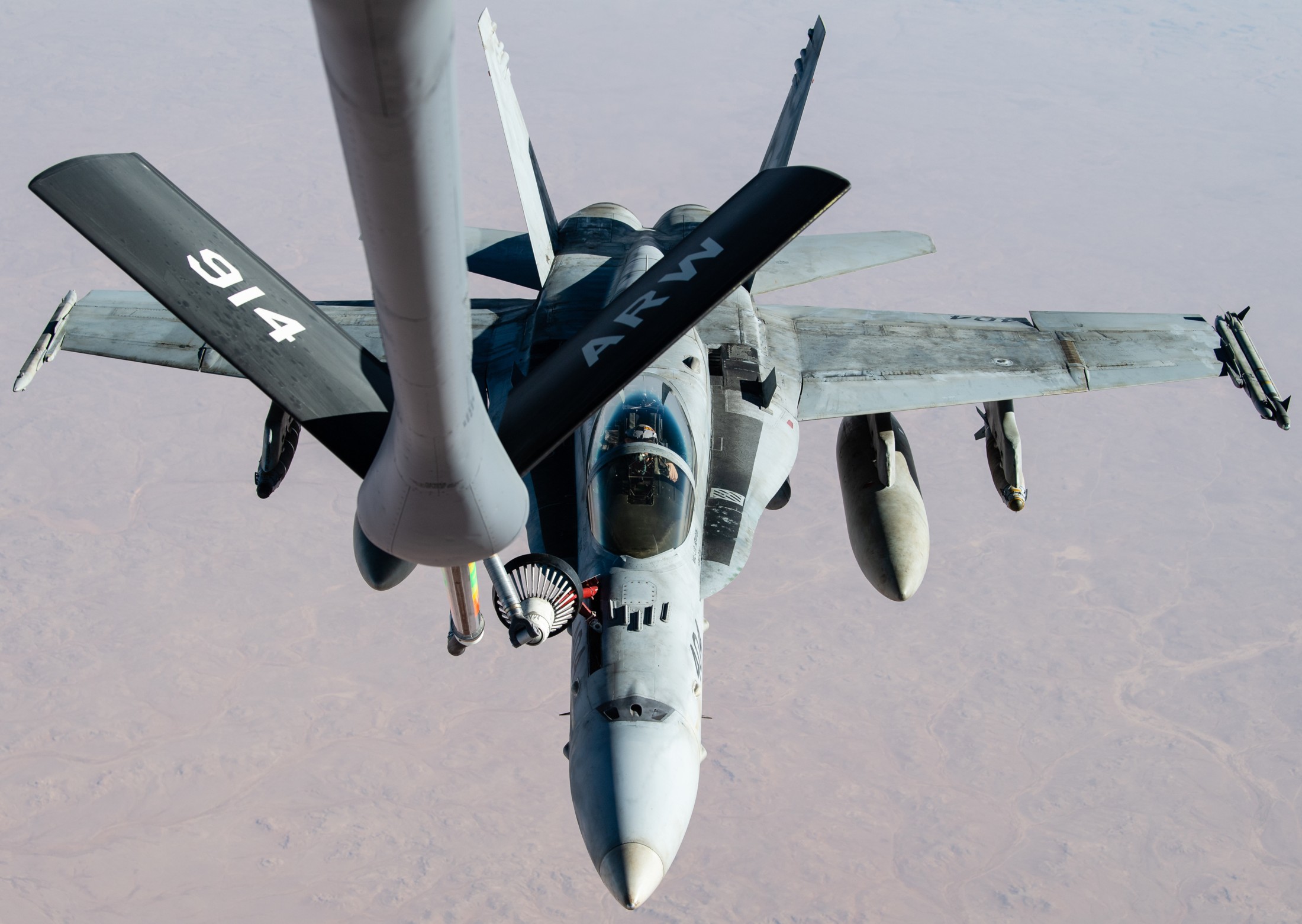 vmfa-323 death rattlers marine fighter attack squadron f/a-18c hornet cvw-17 uss nimitz cvn-68 199 refueling