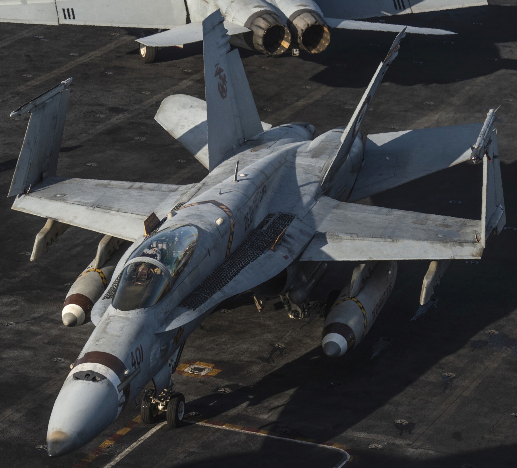 vmfa-323 death rattlers marine fighter attack squadron f/a-18c hornet cvw-17 uss nimitz cvn-68 212