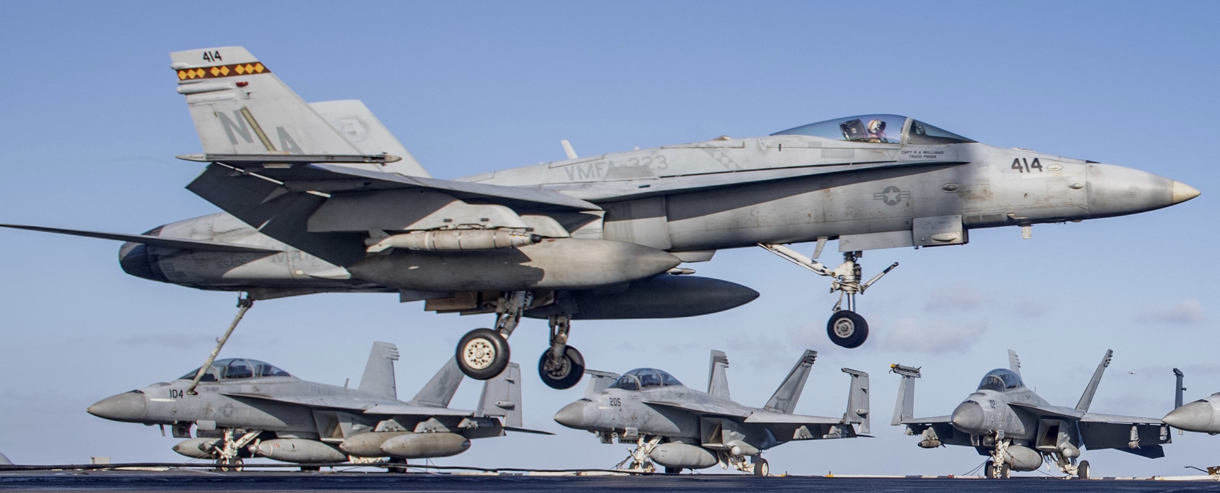 vmfa-323 death rattlers marine fighter attack squadron f/a-18c hornet cvw-17 uss nimitz cvn-68 215