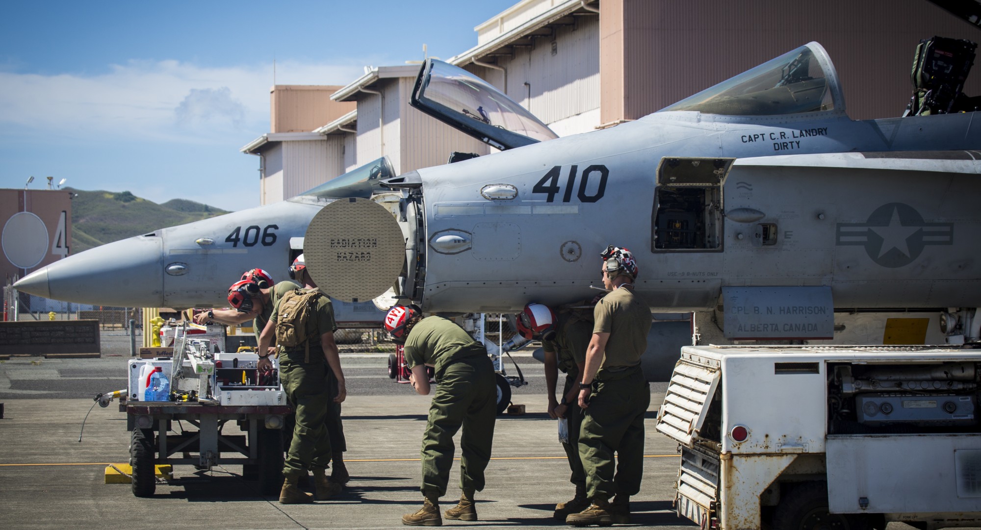 vmfa-323 death rattlers marine fighter attack squadron usmc f/a-18c hornet mcb hawaii kaneohe 225
