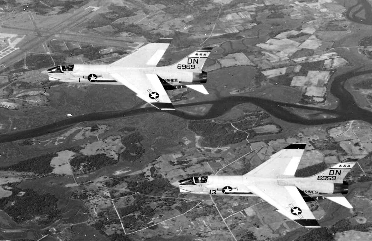 vmf-333 fighting shamrocks marine fighter squadron usmc vought f8u-2 crusader mcas cherry point 04