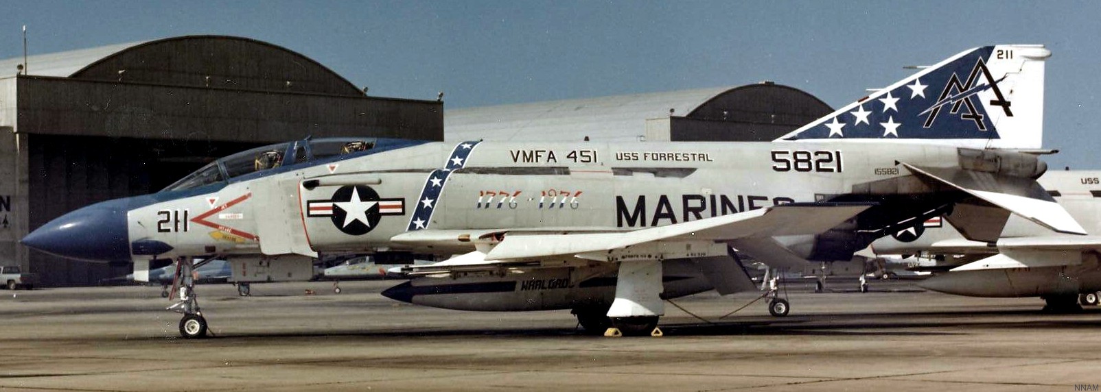 vmfa-451 warlords marine fighter attack squadron usmc f-4j phantom cvw-17 uss forrestal cv-59 04