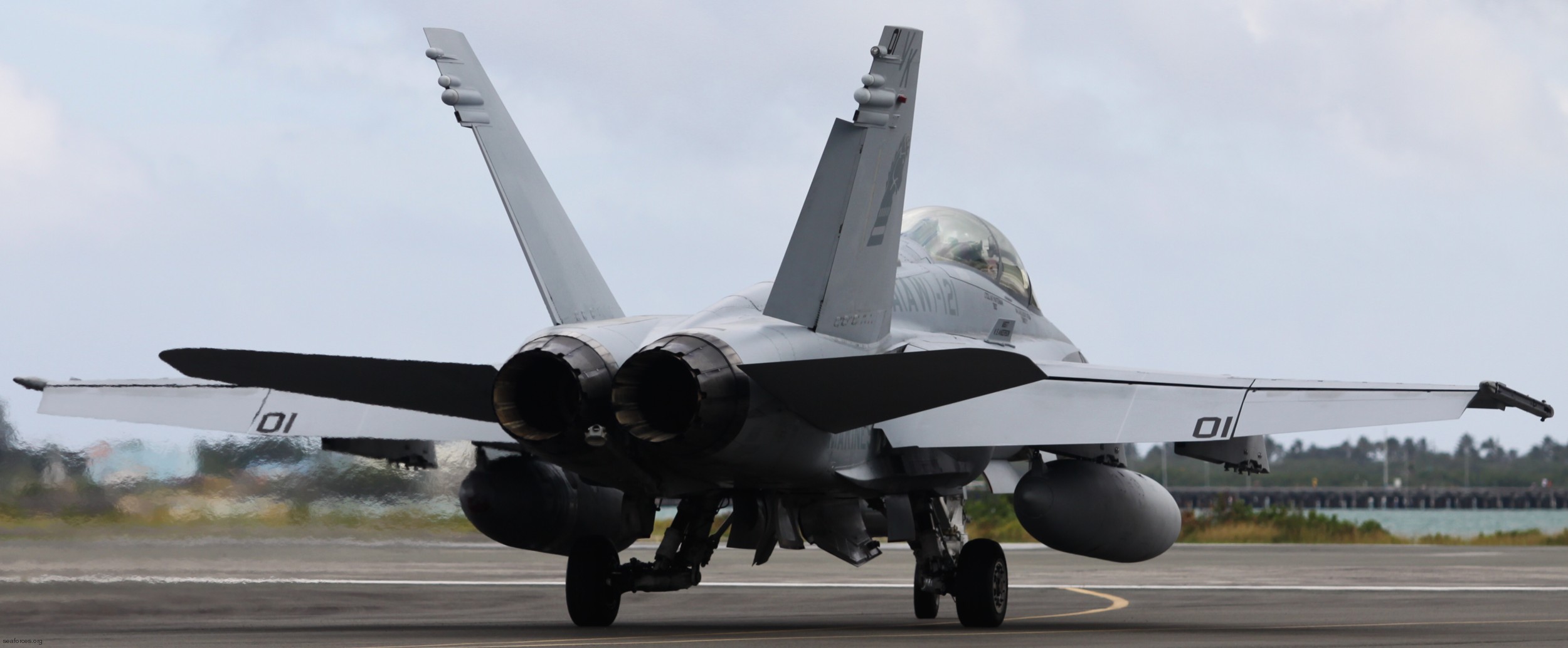 vmfa(aw)-121 green knights marine fighter attack squadron f/a-18d hornet 08 mcas kaneohe bay hawaii