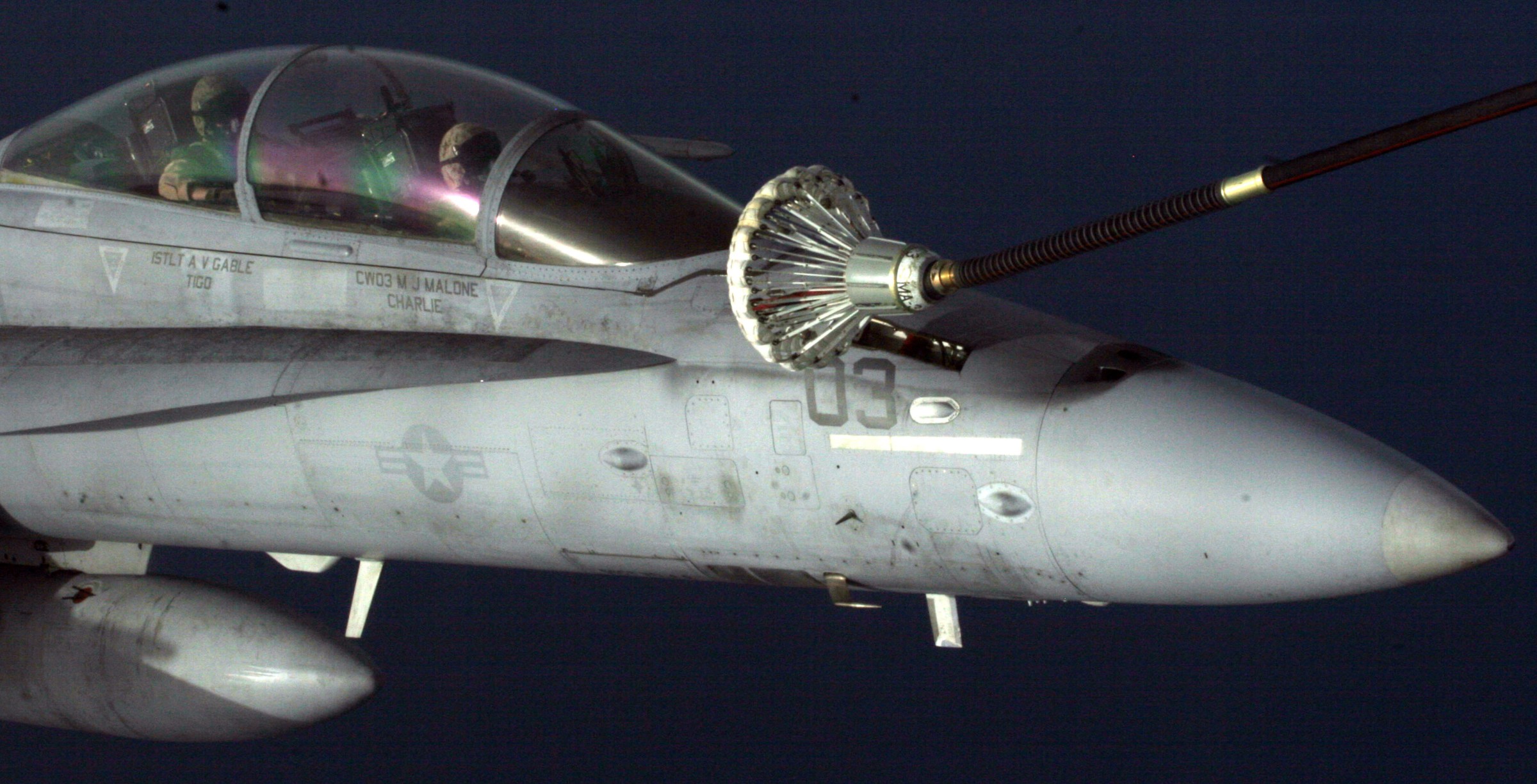 vmfa(aw)-121 green knights marine fighter attack squadron f/a-18d hornet 18 inflight refueling