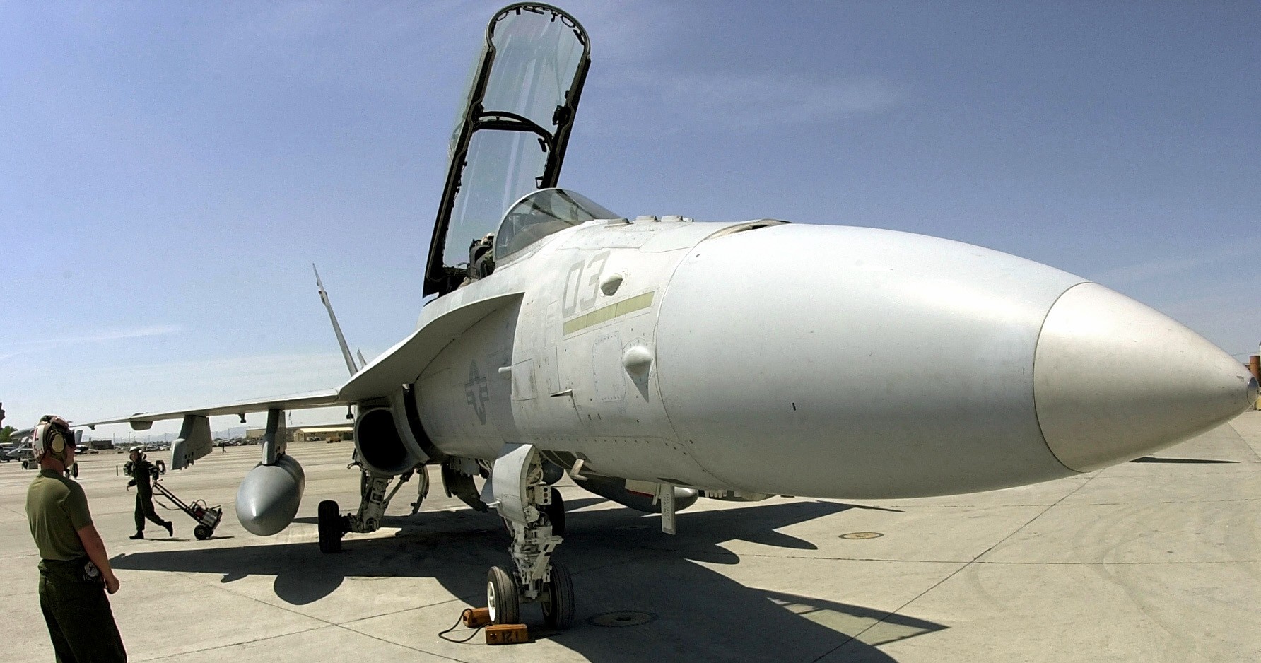 vmfa(aw)-121 green knights marine fighter attack squadron f/a-18d hornet 24