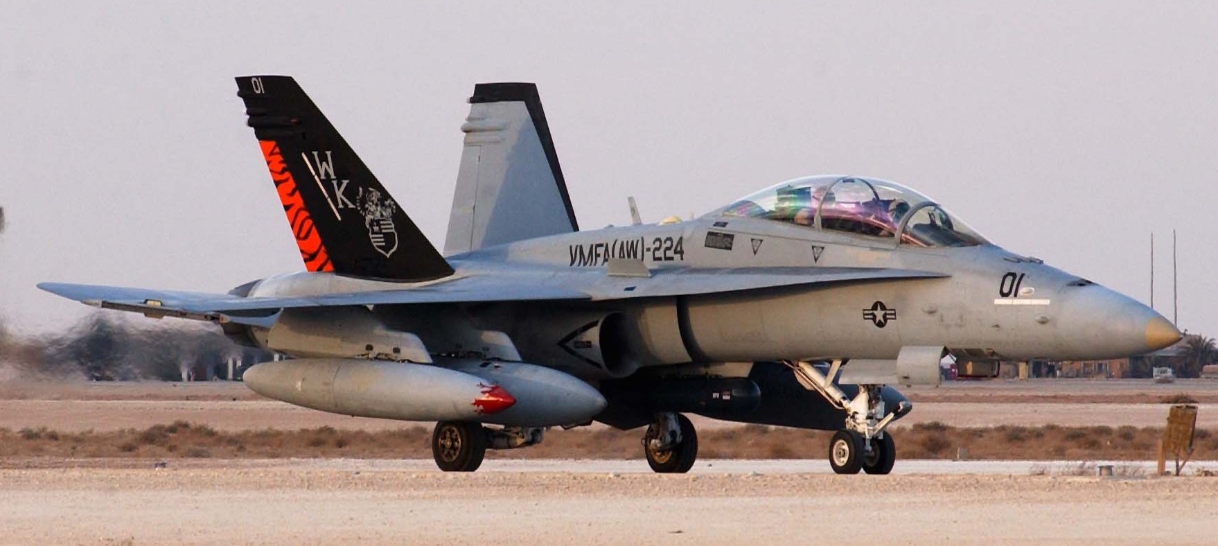 vmfa(aw)-224 bengals marine fighter attack squadron usmc f/a-18d hornet 04