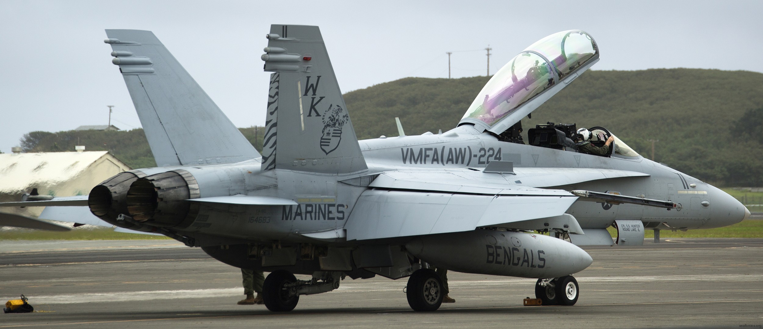 vmfa(aw)-224 bengals marine fighter attack squadron usmc f/a-18d hornet 18 exercise lava viper mcas kaneohe bay hawaii