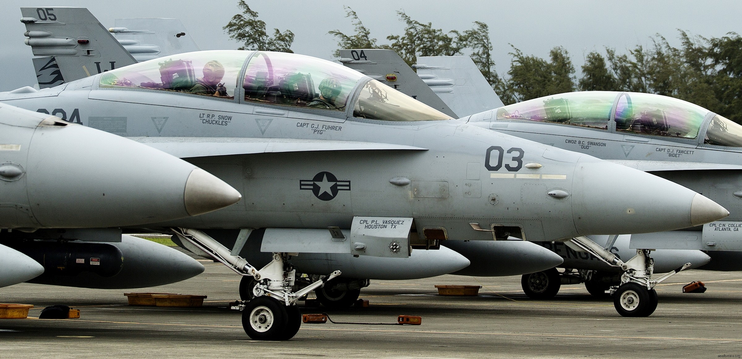 vmfa(aw)-224 bengals marine fighter attack squadron usmc f/a-18d hornet 19a mcas kaneohe bay hawaii