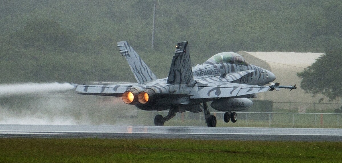 vmfa(aw)-224 bengals marine fighter attack squadron usmc f/a-18d hornet 24