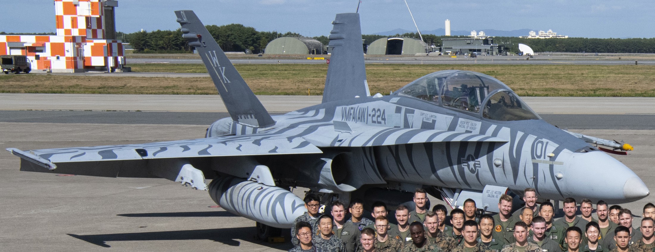 vmfa(aw)-224 bengals marine fighter attack squadron usmc f/a-18d hornet 92 misawa air base japan