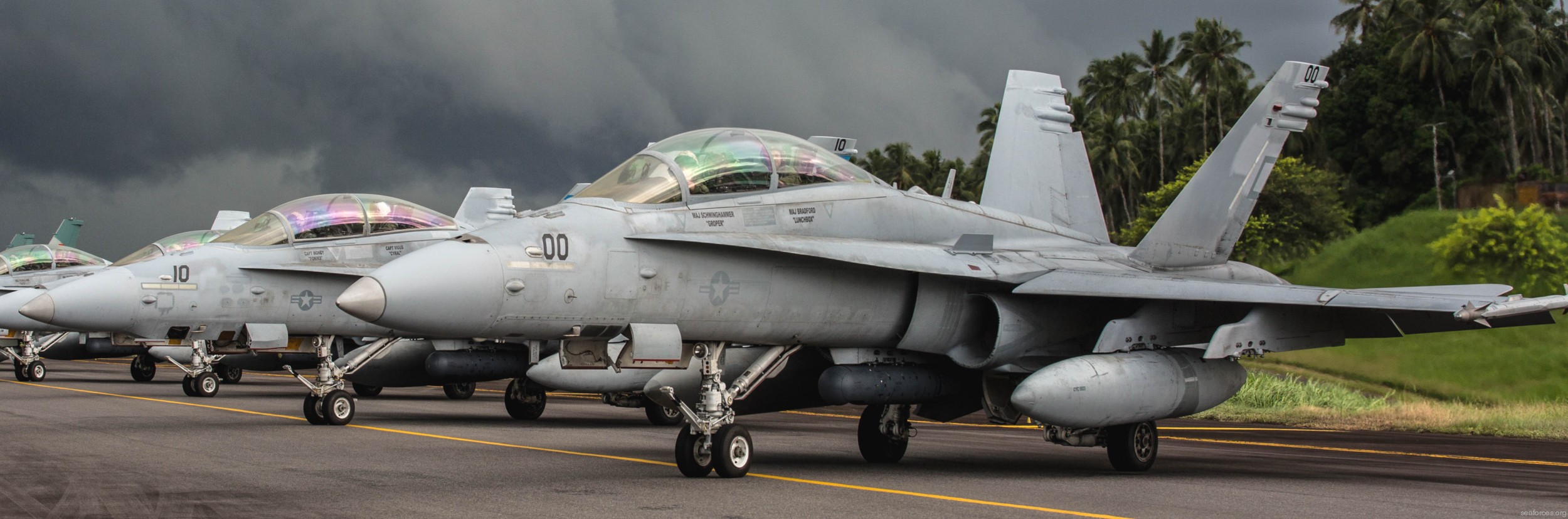 vmfa(aw)-225 vikings marine fighter attack squadron f/a-18d hornet 23 exercise cope west