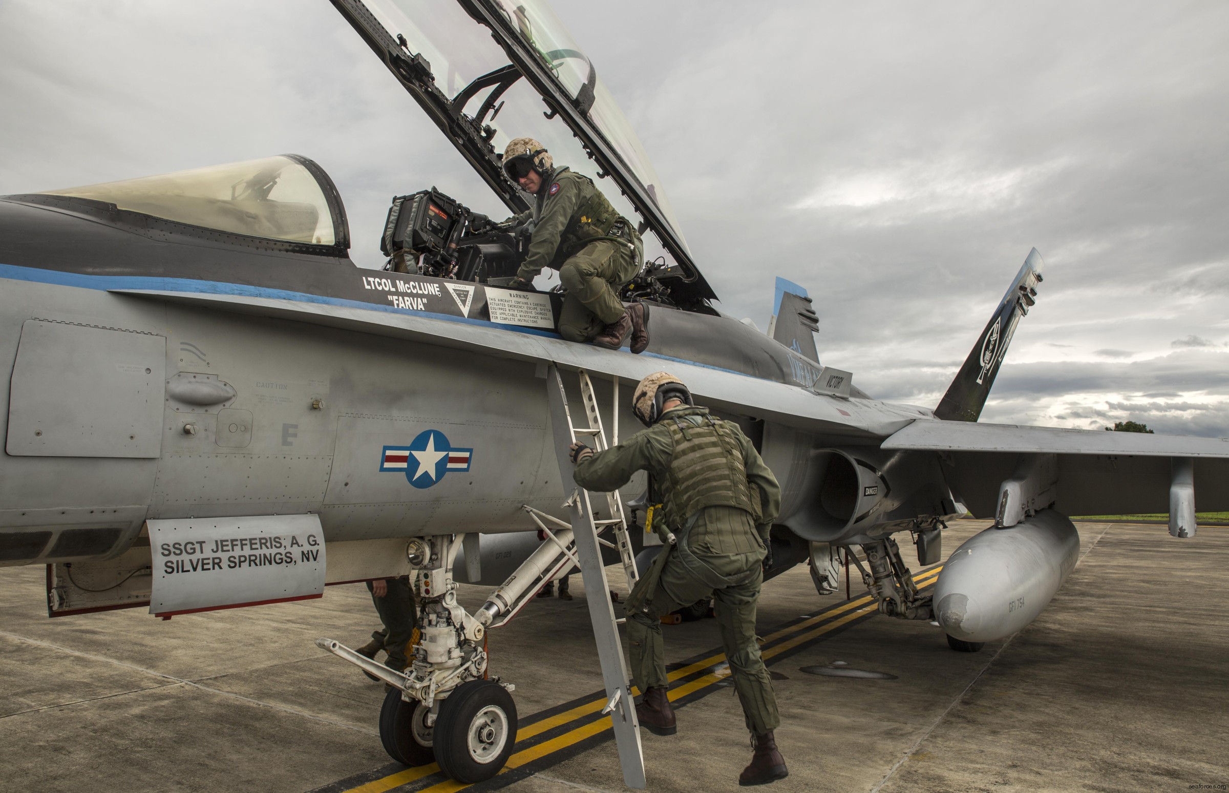 vmfa(aw)-225 vikings marine fighter attack squadron f/a-18d hornet 30