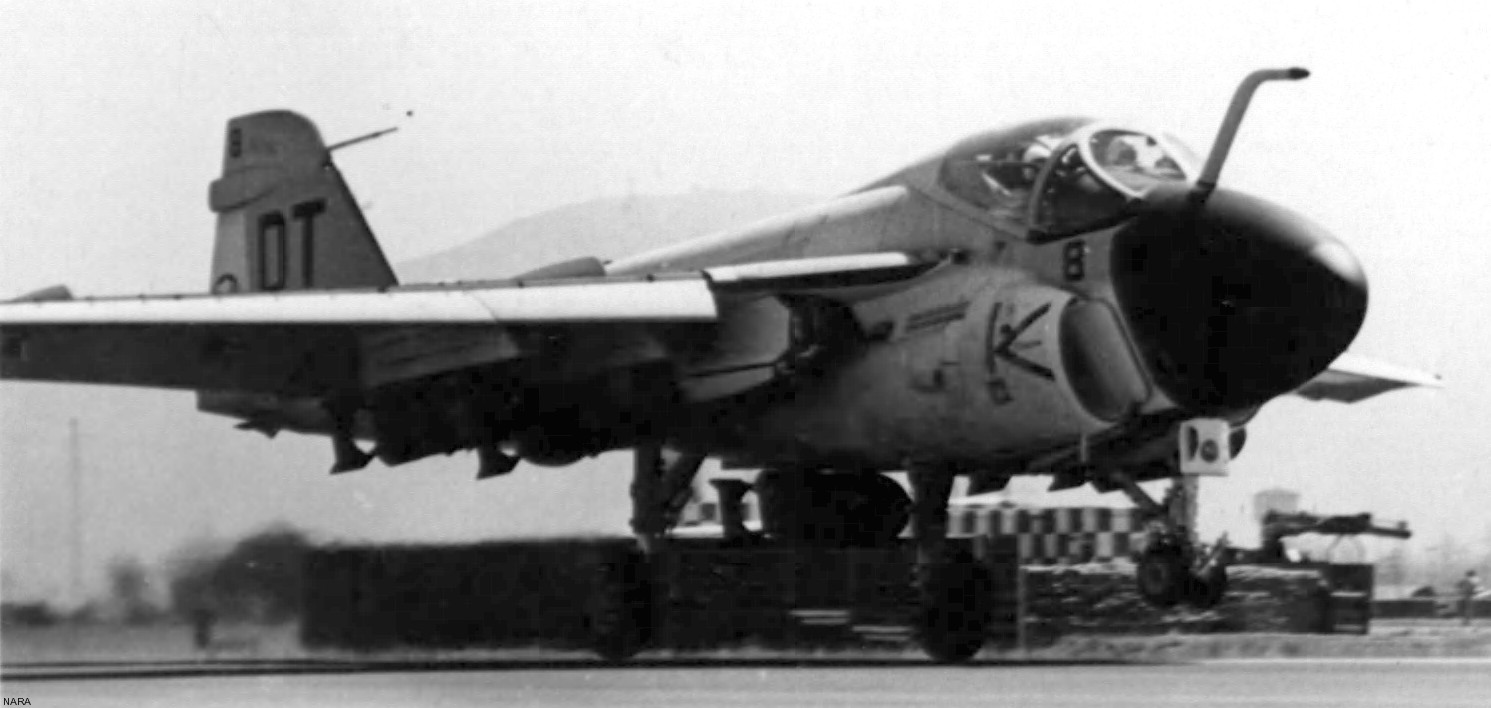 vma(aw)-242 bats marine all-weather attack squadron usmc a-6a intruder 06 vietnam war