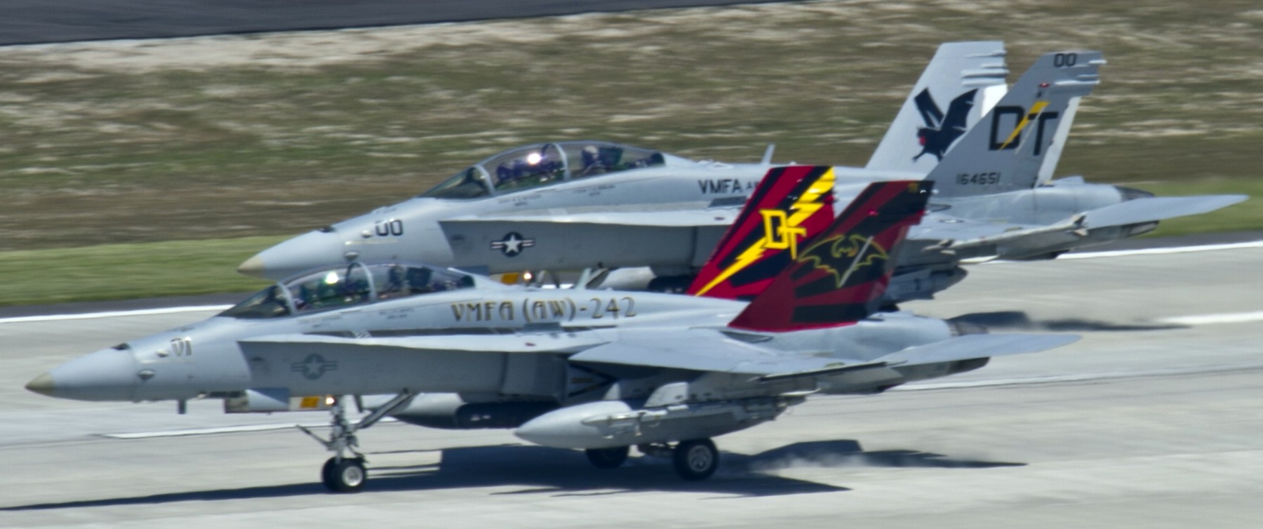 vmfa(aw)-242 bats marine all-weather fighter attack squadron usmc f/a-18d hornet 122
