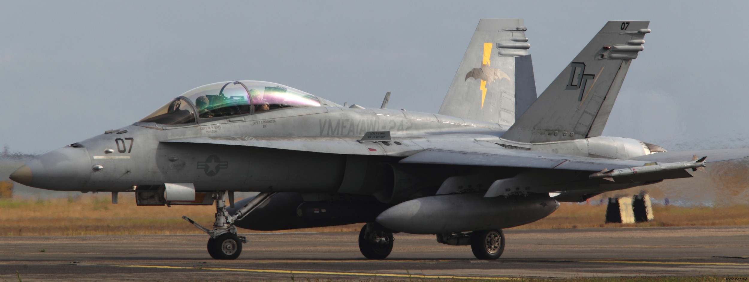 vmfa(aw)-242 bats marine all-weather fighter attack squadron usmc f/a-18d hornet 19