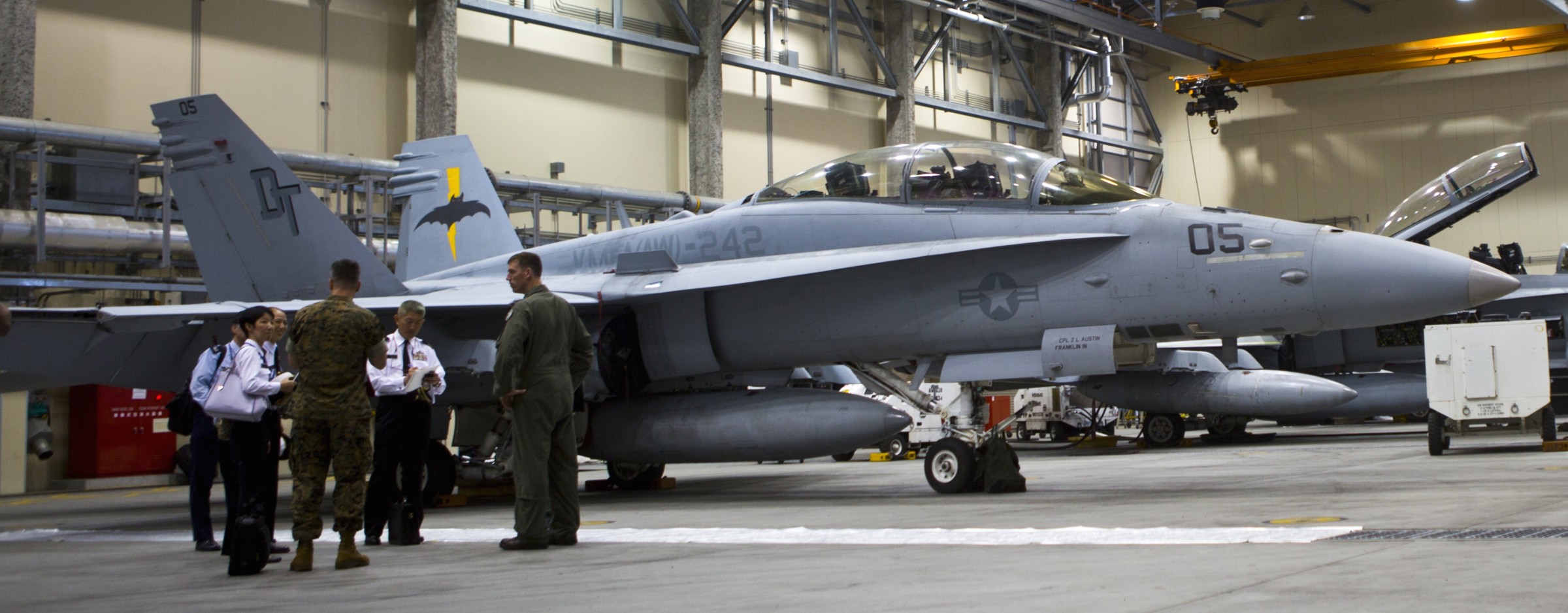 vmfa(aw)-242 bats marine all-weather fighter attack squadron usmc f/a-18d hornet 52 mcas iwakuni