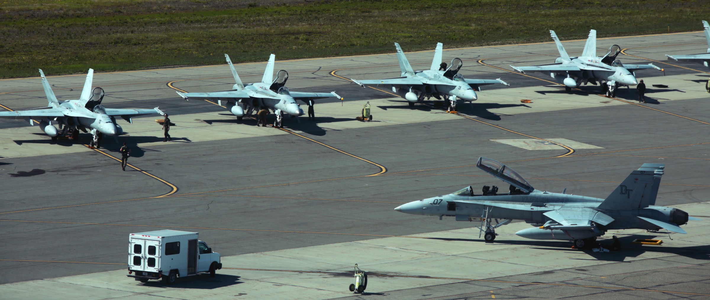 vmfa(aw)-242 bats marine all-weather fighter attack squadron usmc f/a-18d hornet 53 red flag alaska eielson afb