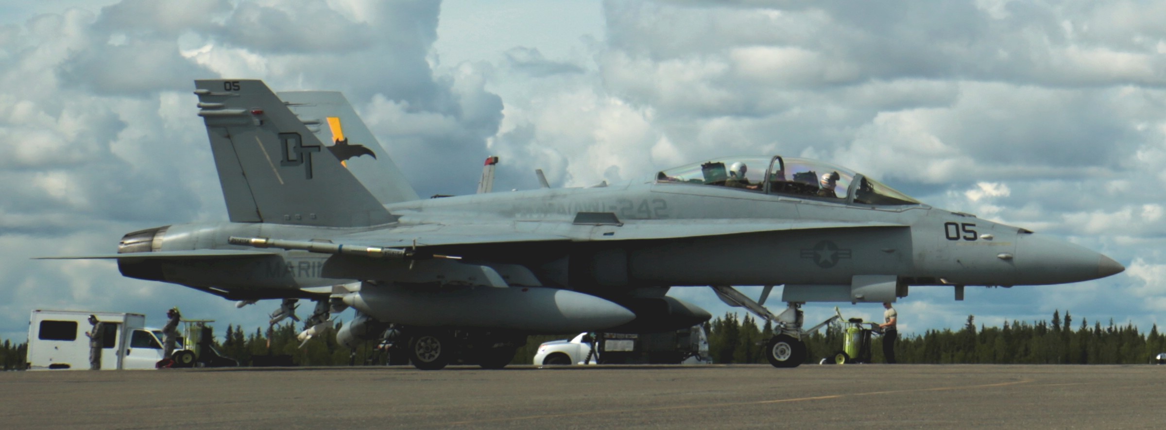 vmfa(aw)-242 bats marine all-weather fighter attack squadron usmc f/a-18d hornet 58