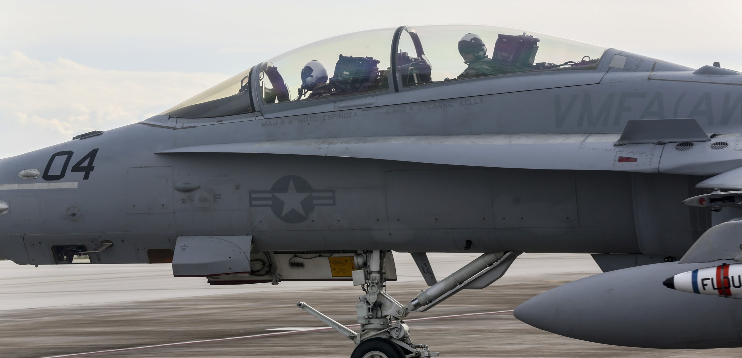 vmfa(aw)-242 bats marine all-weather fighter attack squadron usmc f/a-18d hornet 67