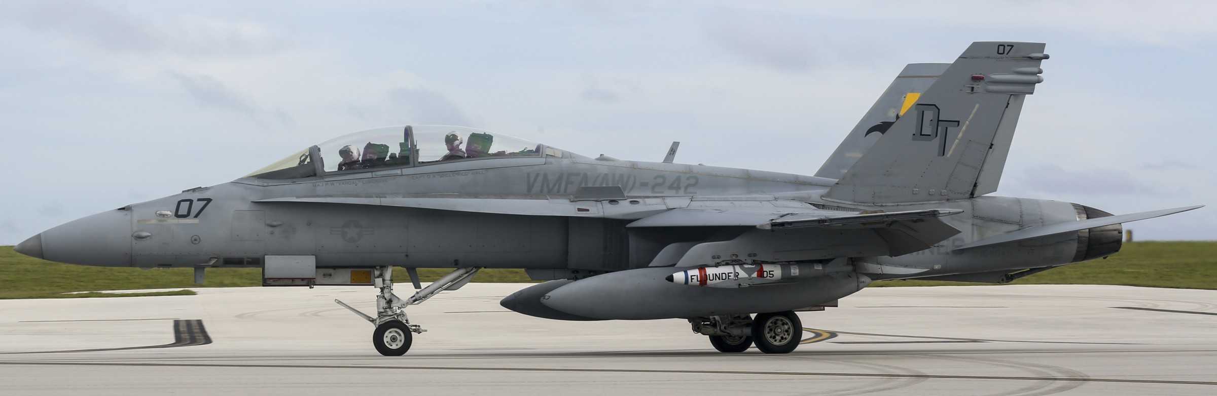 vmfa(aw)-242 bats marine all-weather fighter attack squadron usmc f/a-18d hornet 68 exercise valiant shield andersen afb guam