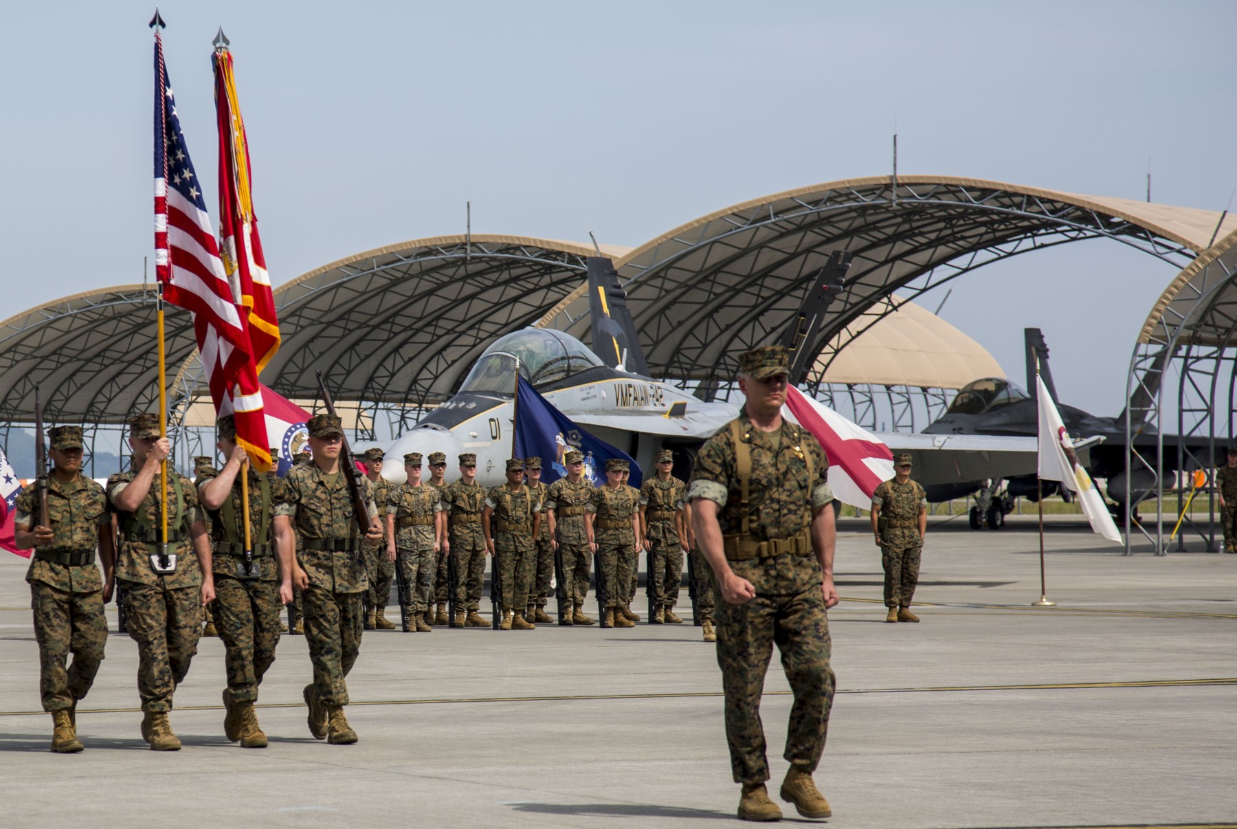 vmfa(aw)-242 bats marine all-weather fighter attack squadron usmc f/a-18d hornet 87