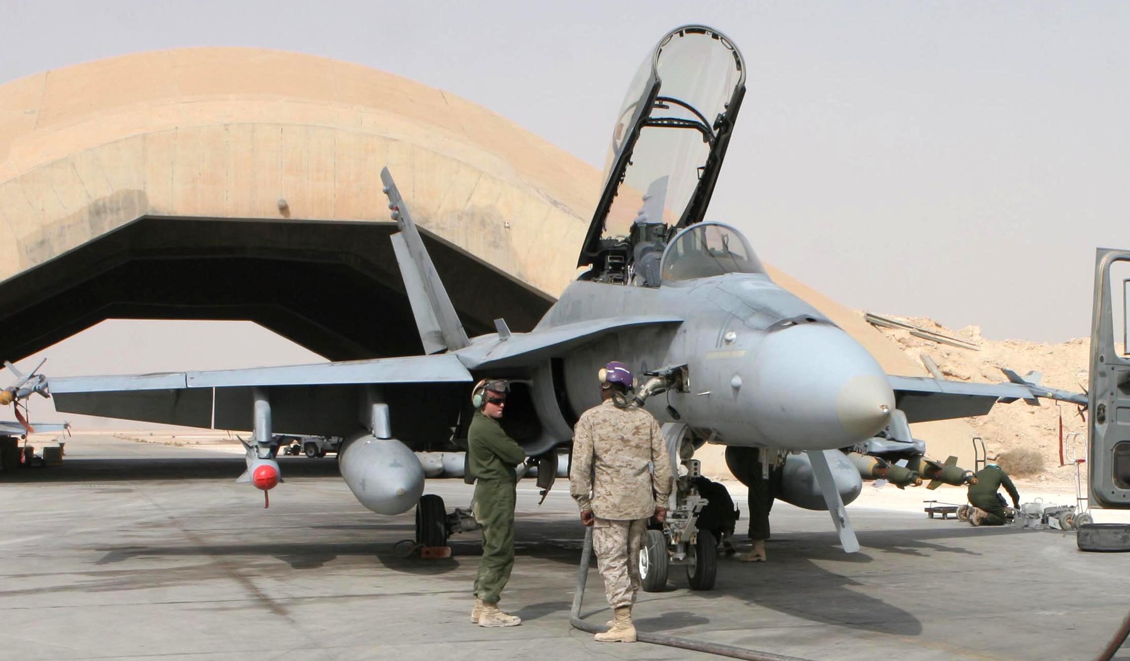 vmfa(aw)-332 moonlighters marine fighter attack squadron all-weather f/a-18d hornet 21