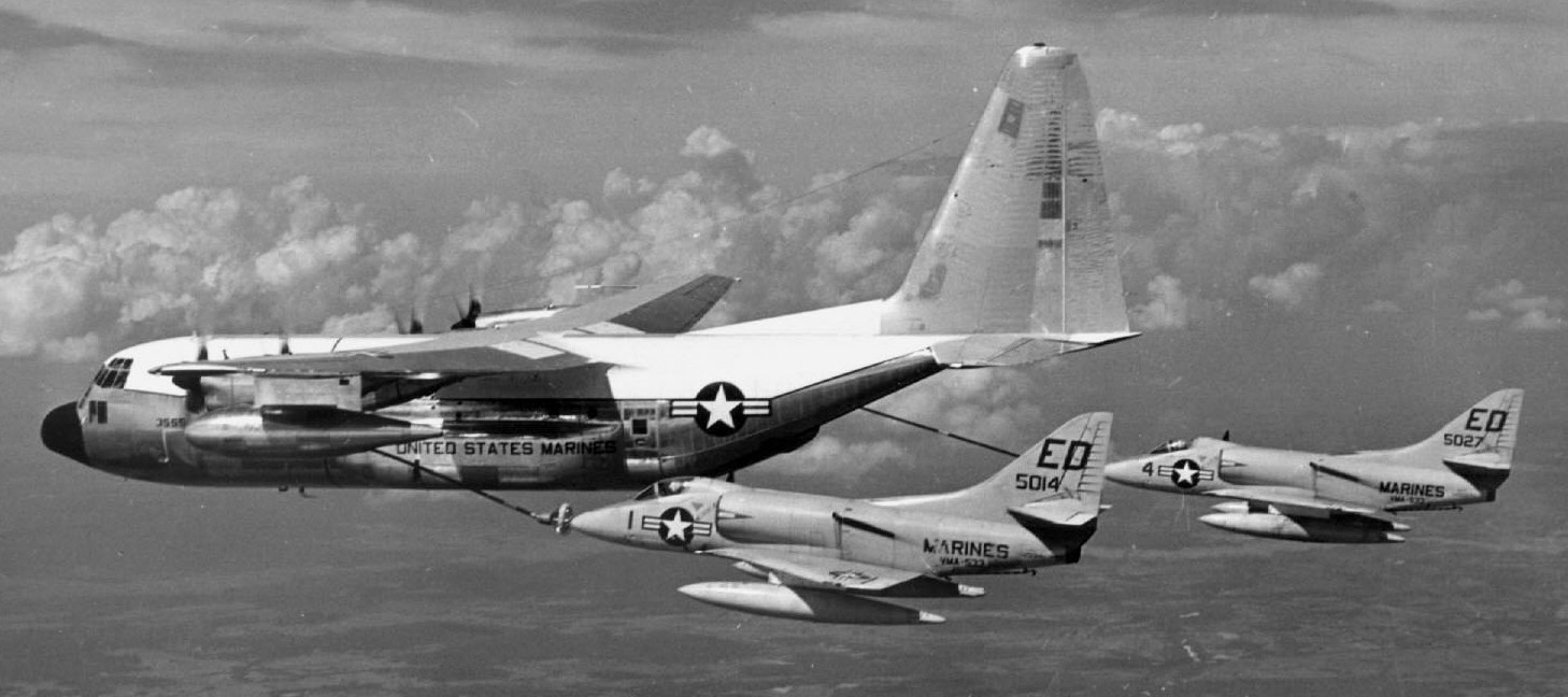 vma-533 hawks marine attack squadron usmc a4d-2n skyhawk 03 refueling