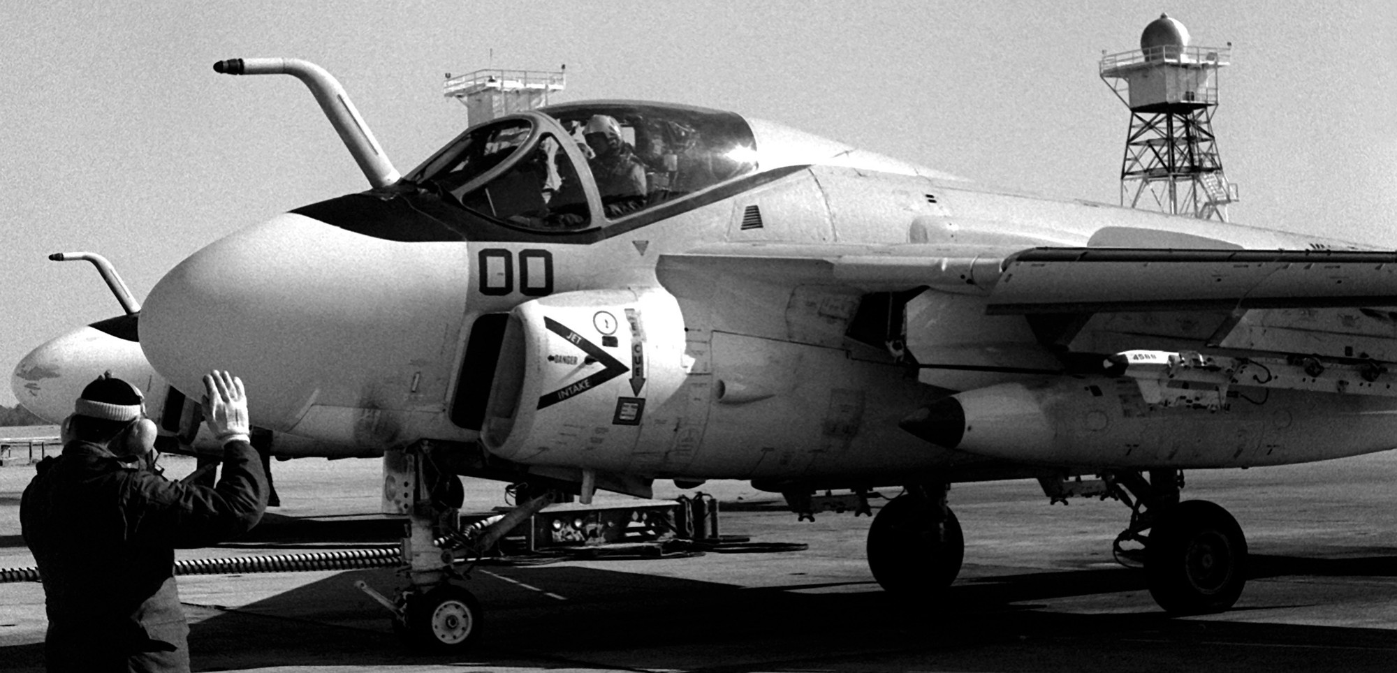 vma(aw)-533 hawks marine attack squadron all weather usmc a-6e intruder 03