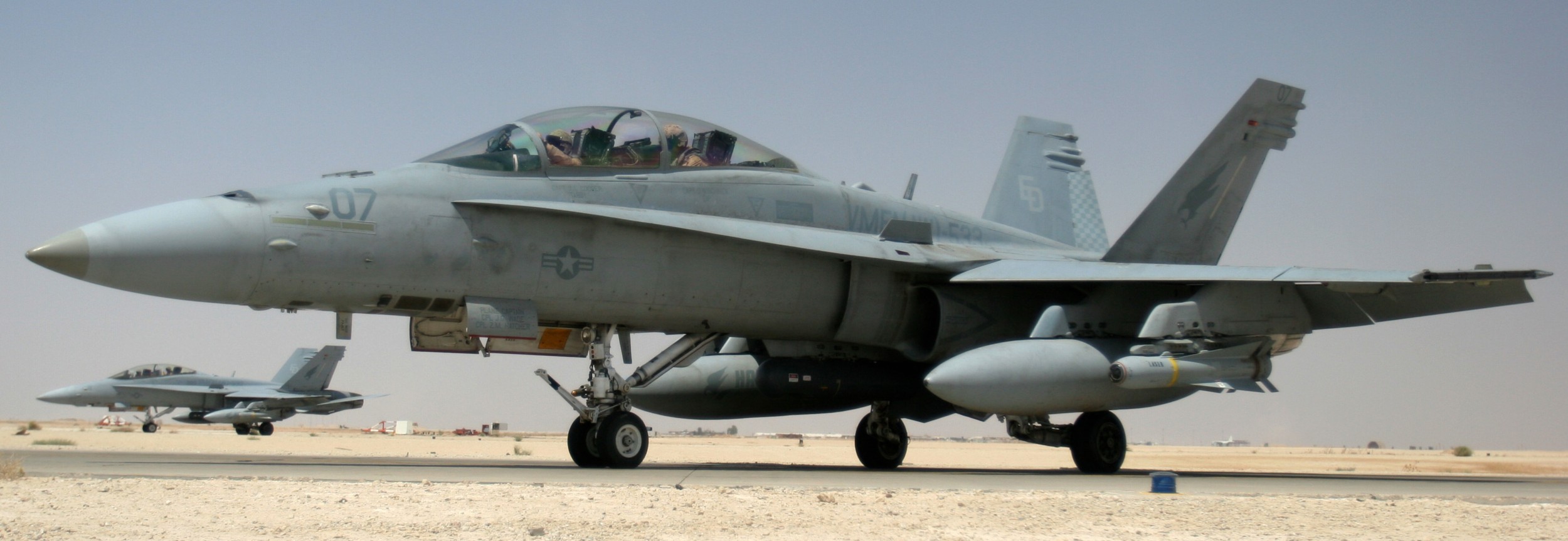 vmfa(aw)-533 hawks marine fighter attack squadron usmc f/a-18d hornet 10 al asad air base iraq