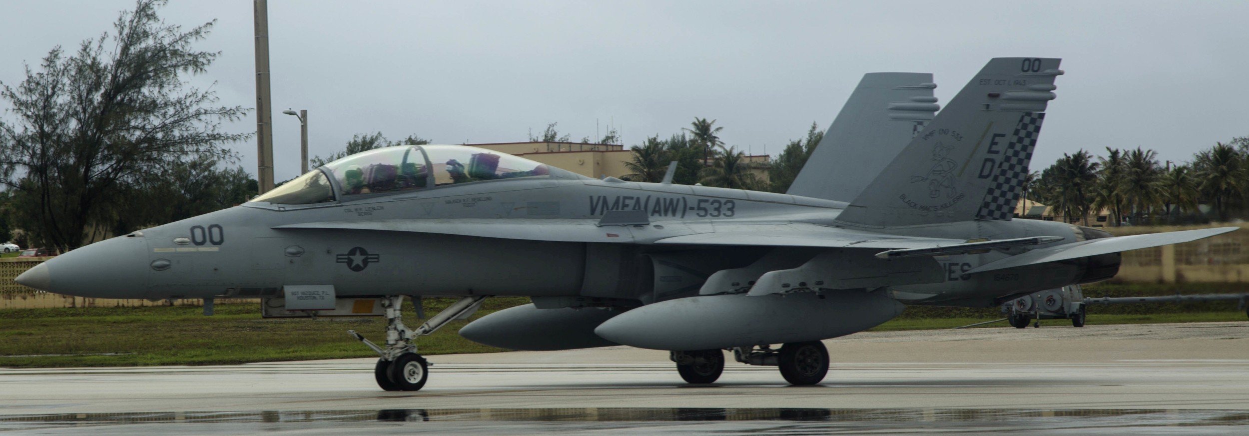 vmfa(aw)-533 hawks marine fighter attack squadron usmc f/a-18d hornet 20 exercise valiant shield