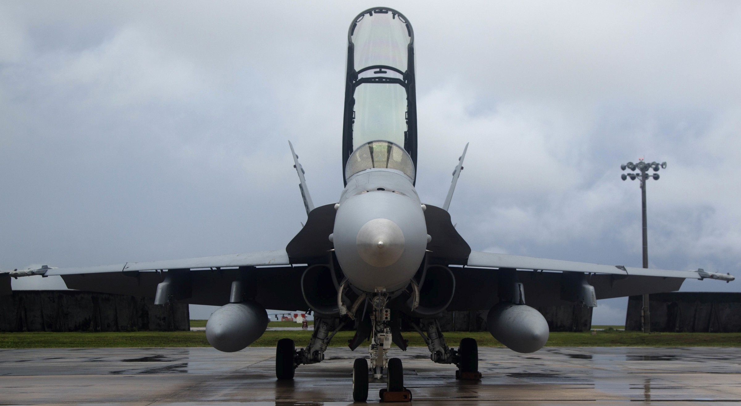 vmfa(aw)-533 hawks marine fighter attack squadron usmc f/a-18d hornet 21 andersen afb guam