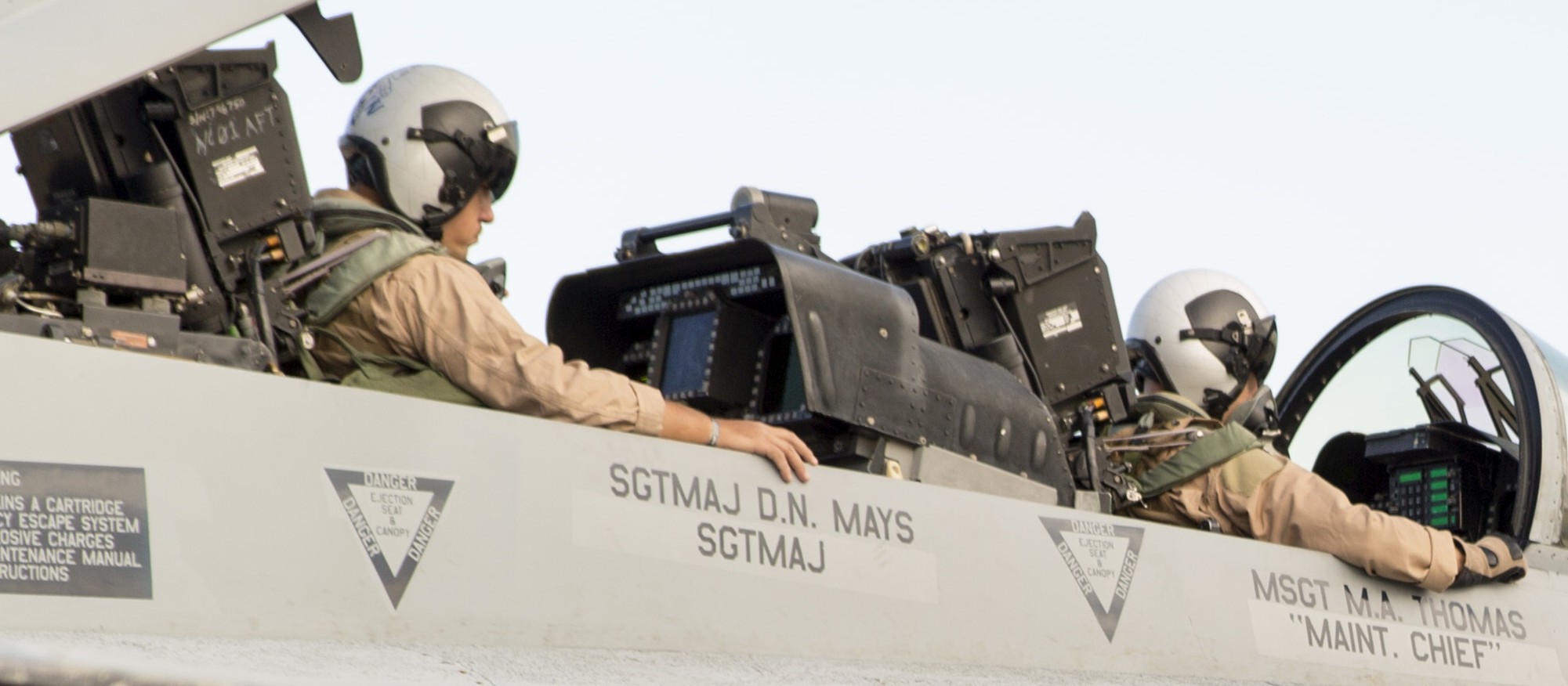 vmfa(aw)-533 hawks marine fighter attack squadron usmc f/a-18d hornet 23a cockpit view