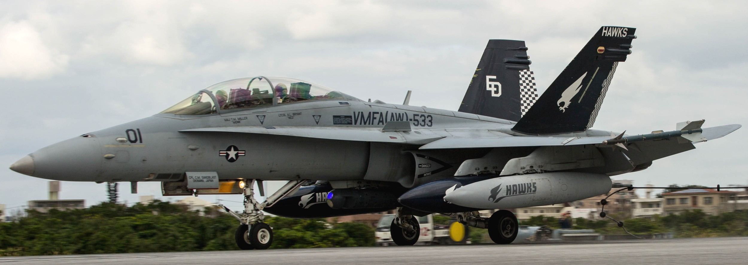 vmfa(aw)-533 hawks marine fighter attack squadron usmc f/a-18d hornet 26 mcas futenma japan