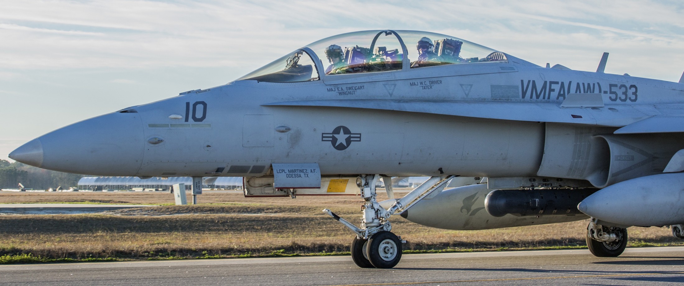 vmfa(aw)-533 hawks marine fighter attack squadron usmc f/a-18d hornet 47 mcas beaufort south carolina