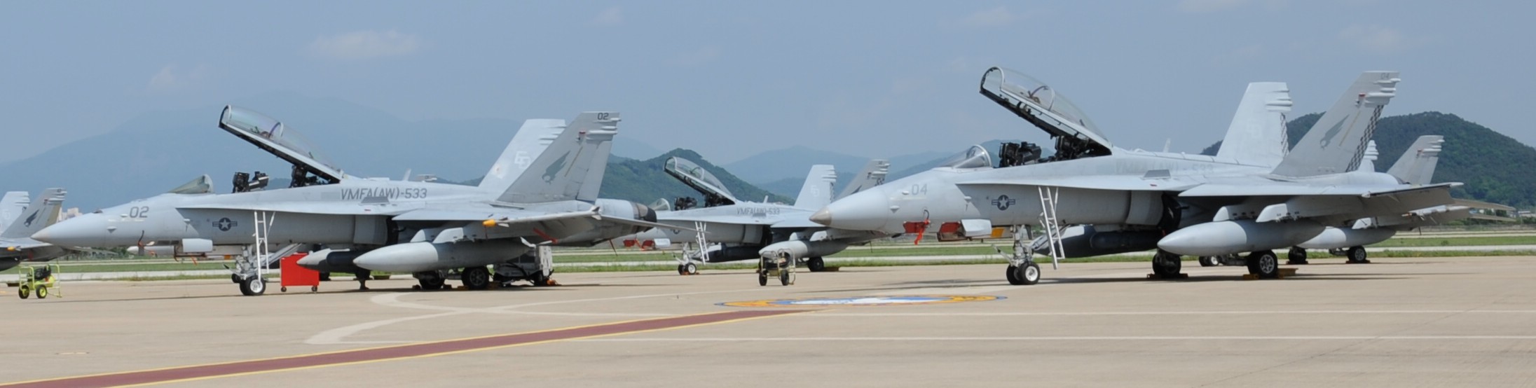 vmfa(aw)-533 hawks marine fighter attack squadron usmc f/a-18d hornet 50 gwangju korea