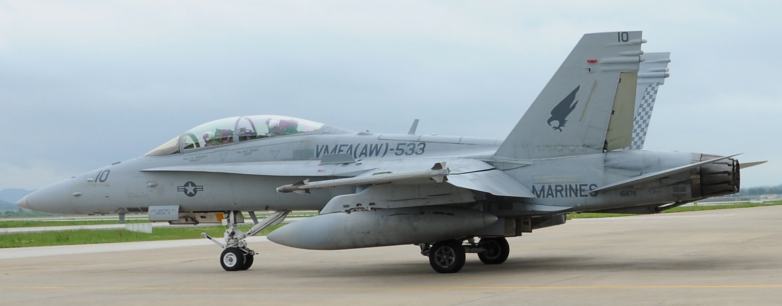 vmfa(aw)-533 hawks marine fighter attack squadron usmc f/a-18d hornet 51 gwangju air base korea