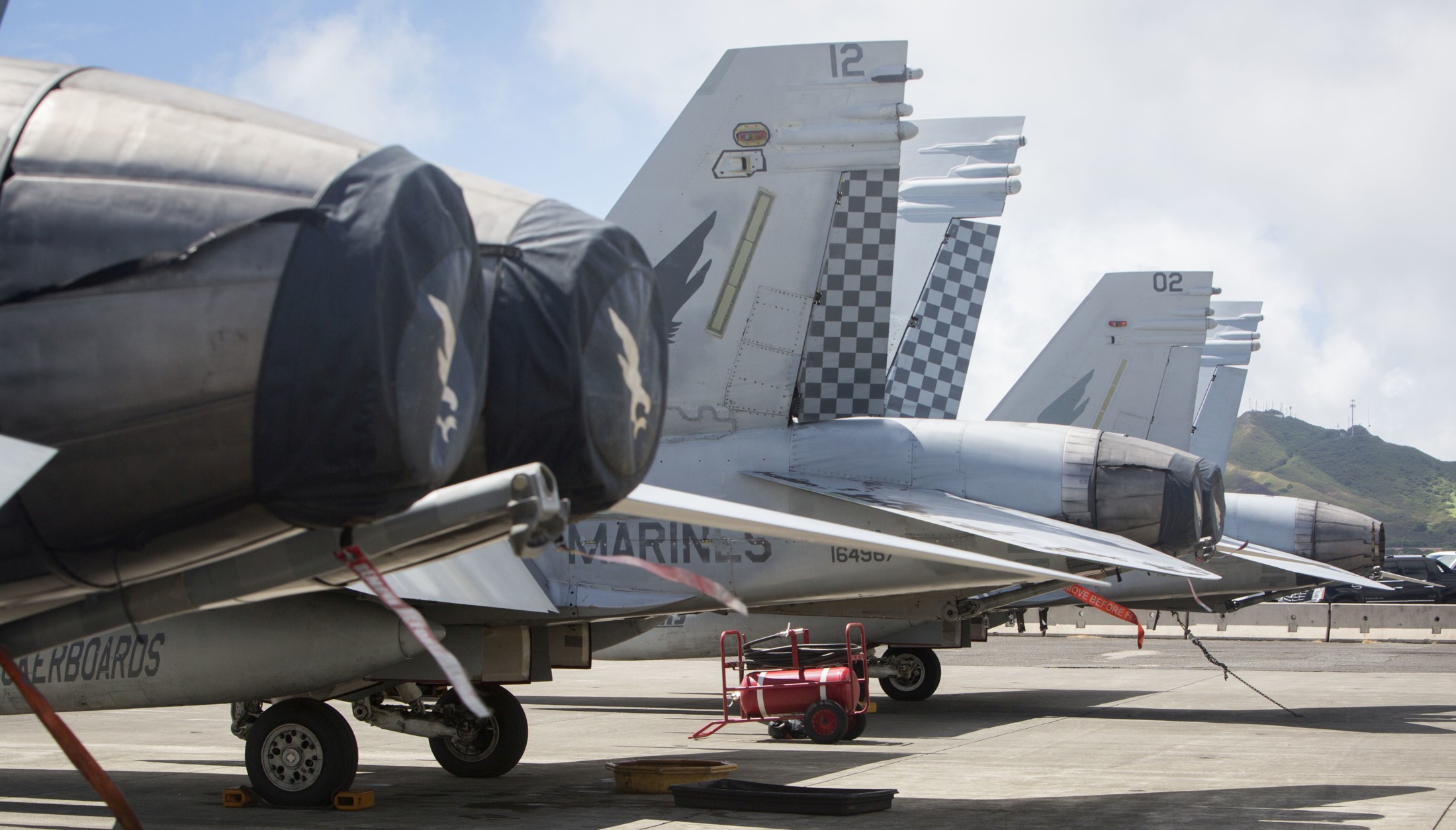 vmfa(aw)-533 hawks marine fighter attack squadron usmc f/a-18d hornet 53