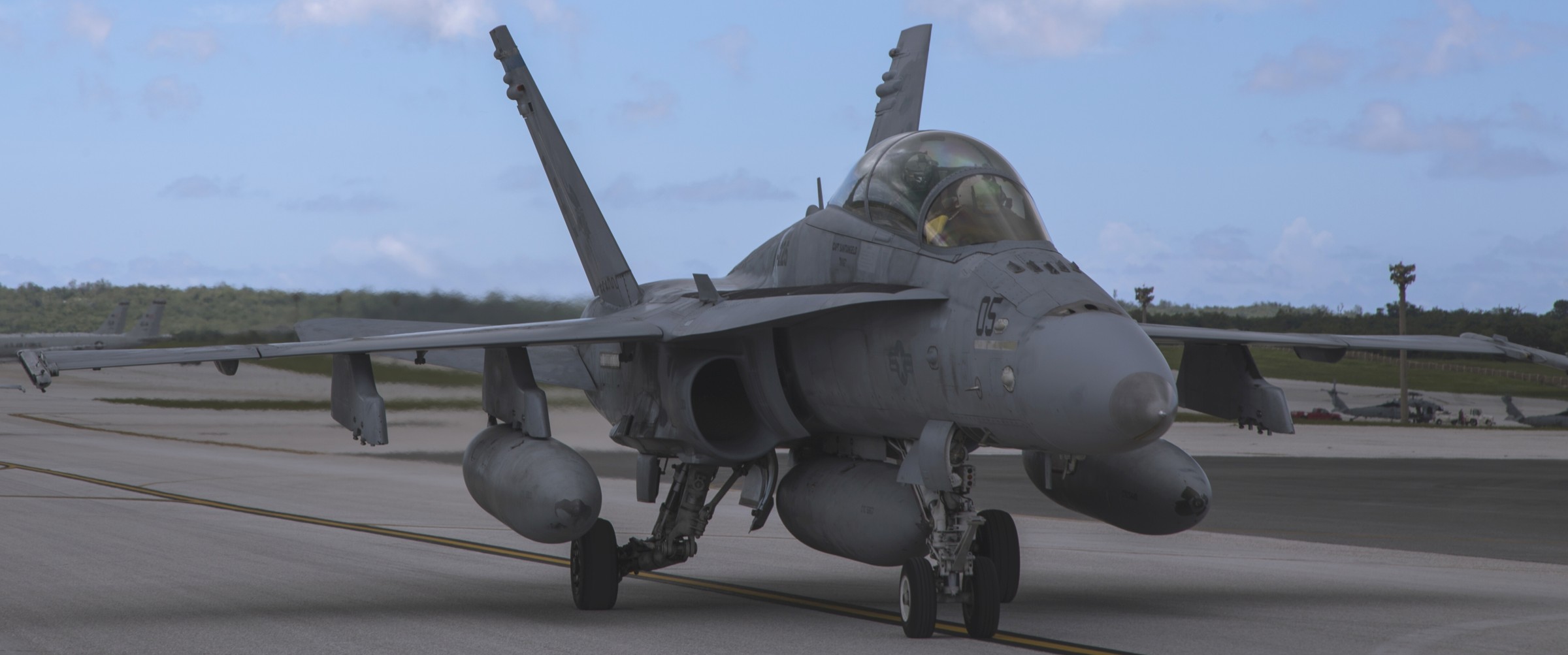 vmfa(aw)-533 hawks marine fighter attack squadron usmc f/a-18d hornet 58