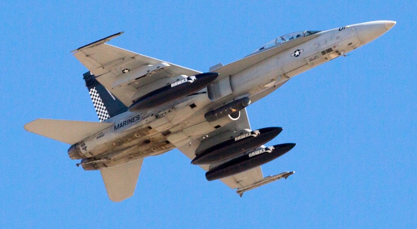 vmfa(aw)-533 hawks marine fighter attack squadron usmc f/a-18d hornet 66