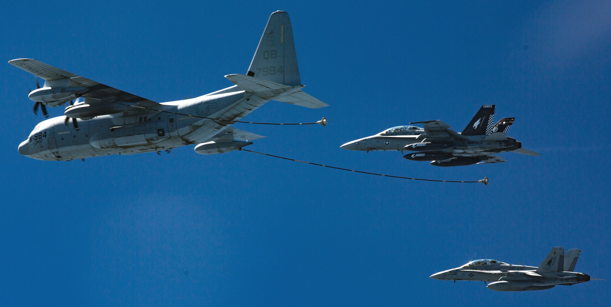 vmfa(aw)-533 hawks marine fighter attack squadron usmc f/a-18d hornet 96 inflight refueling