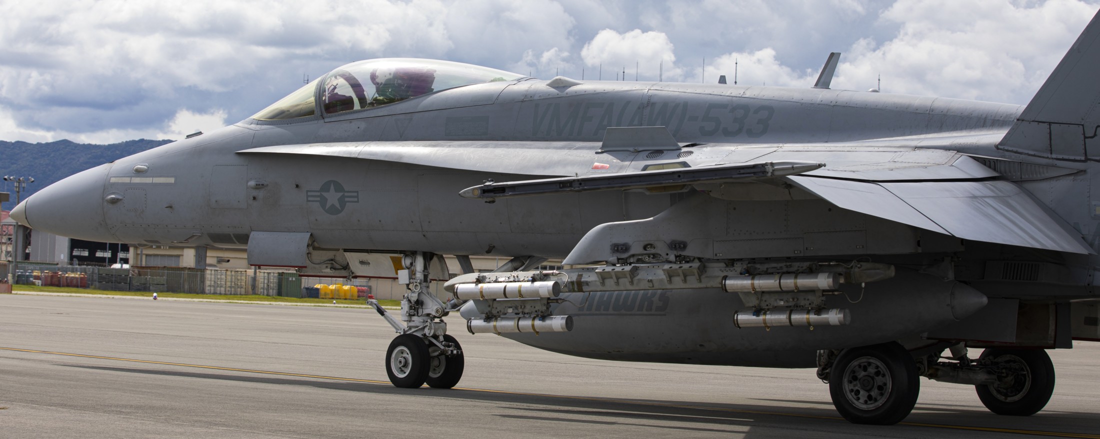 vmfa(aw)-533 hawks marine fighter attack squadron f/a-18c hornet luu-2 parachute flare 126