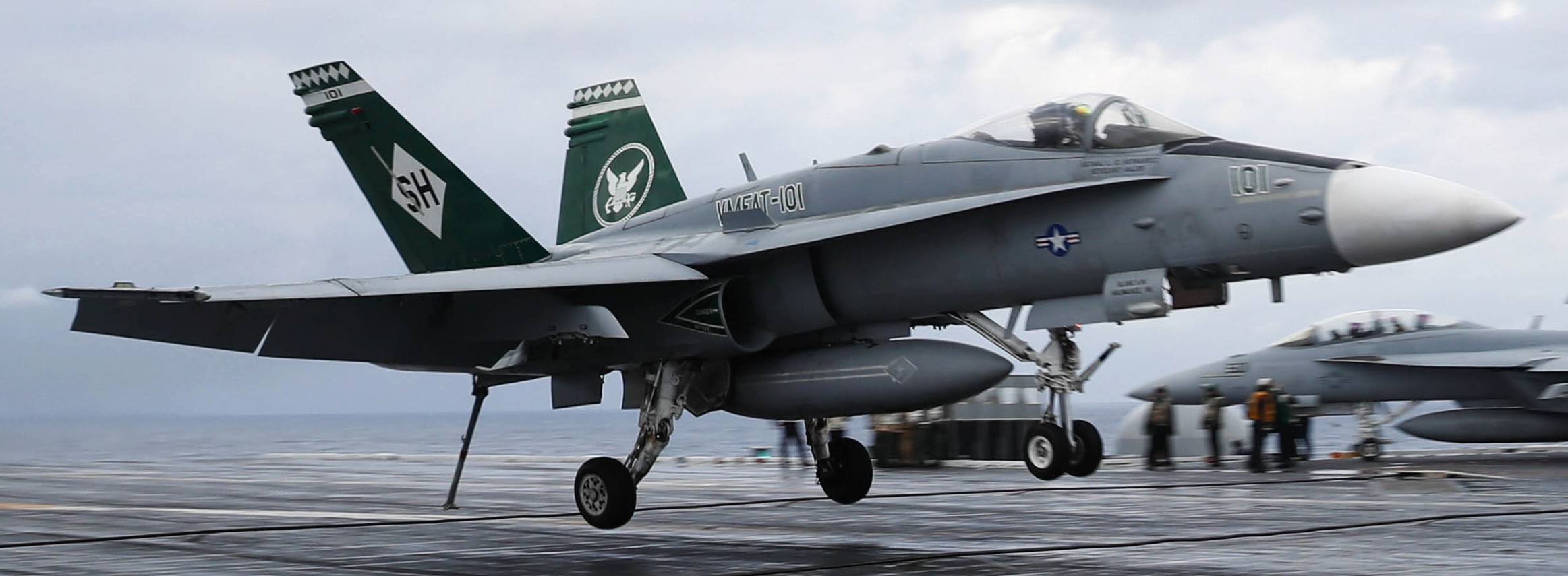 vmfat-101 sharpshooters marine fighter attack training squadron f/a-18c hornet 08