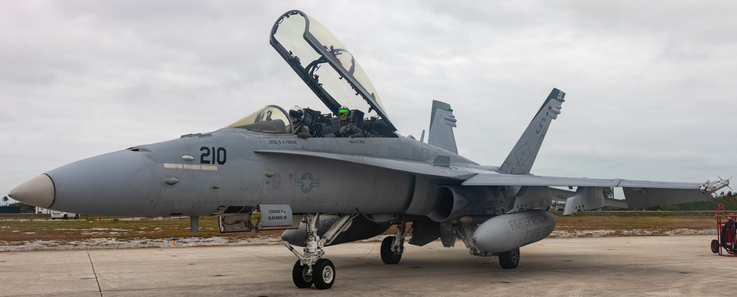 vmfat-101 sharpshooters marine fighter attack training squadron f/a-18c hornet nas key west florida 109