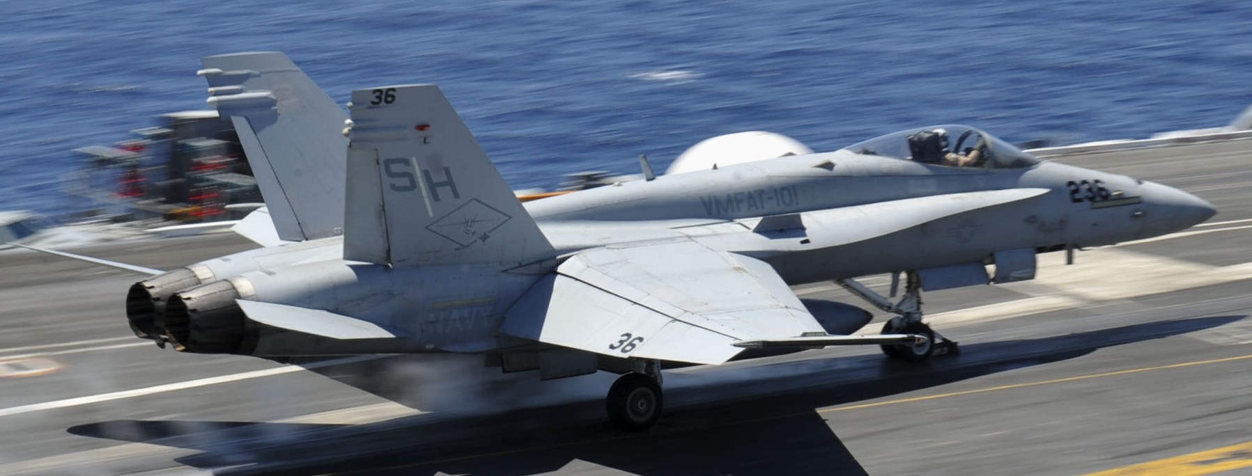 vmfat-101 sharpshooters marine fighter attack training squadron f/a-18c hornet 29