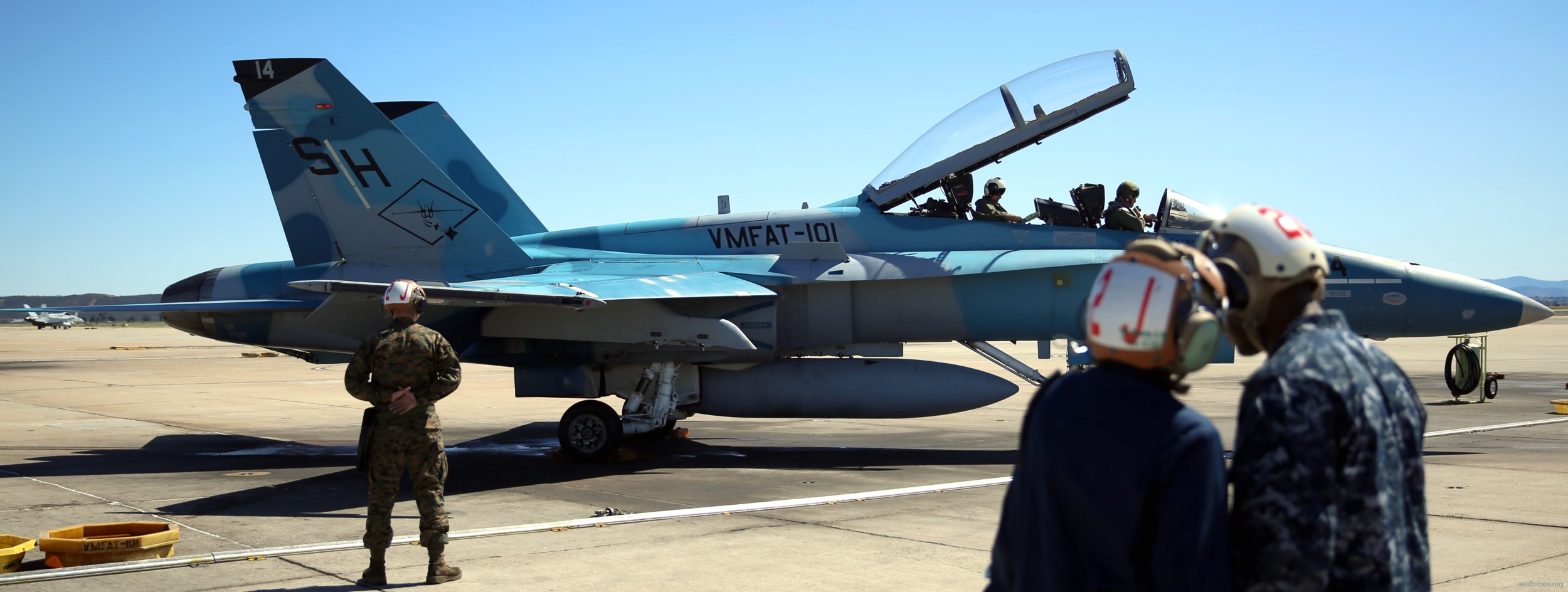vmfat-101 sharpshooters marine fighter attack training squadron f/a-18b hornet 50