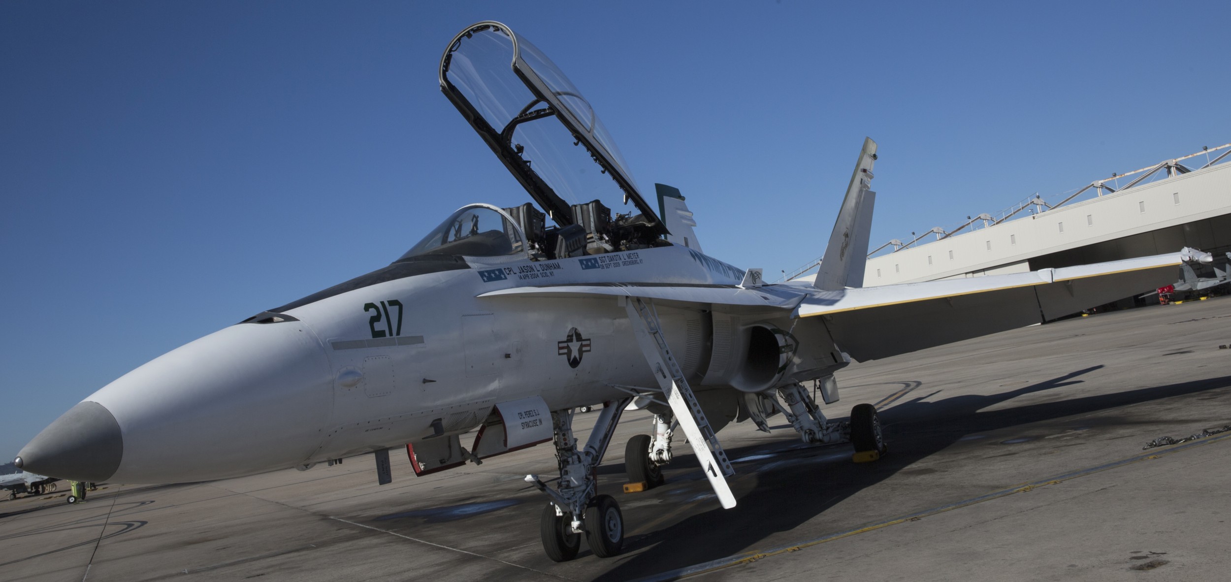 vmfat-101 sharpshooters marine fighter attack training squadron f/a-18b hornet 55