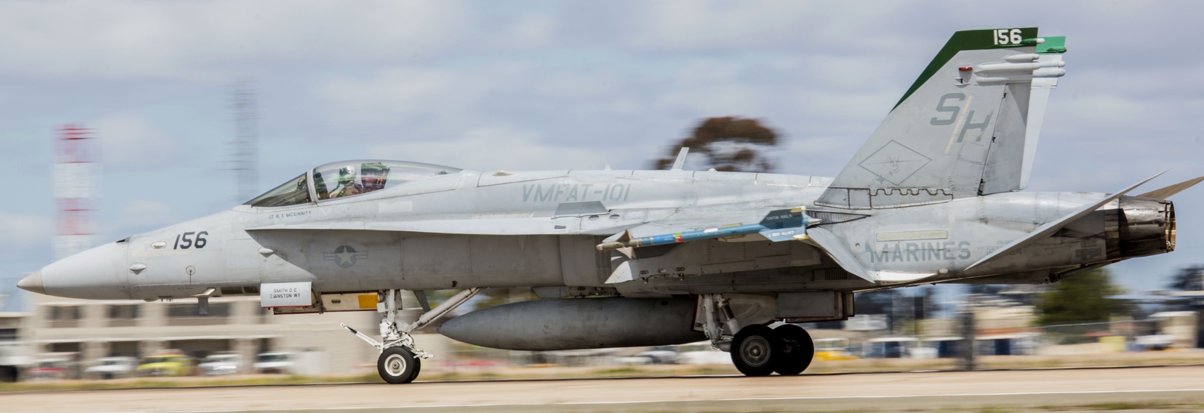 vmfat-101 sharpshooters marine fighter attack squadron usmc f/a-18 hornet replacement 92 mcas miramar