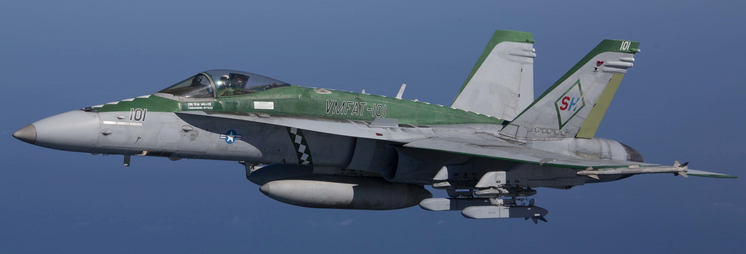 vmfat-101 sharpshooters marine fighter attack squadron usmc f/a-18 hornet replacement 95 exercise winter fury