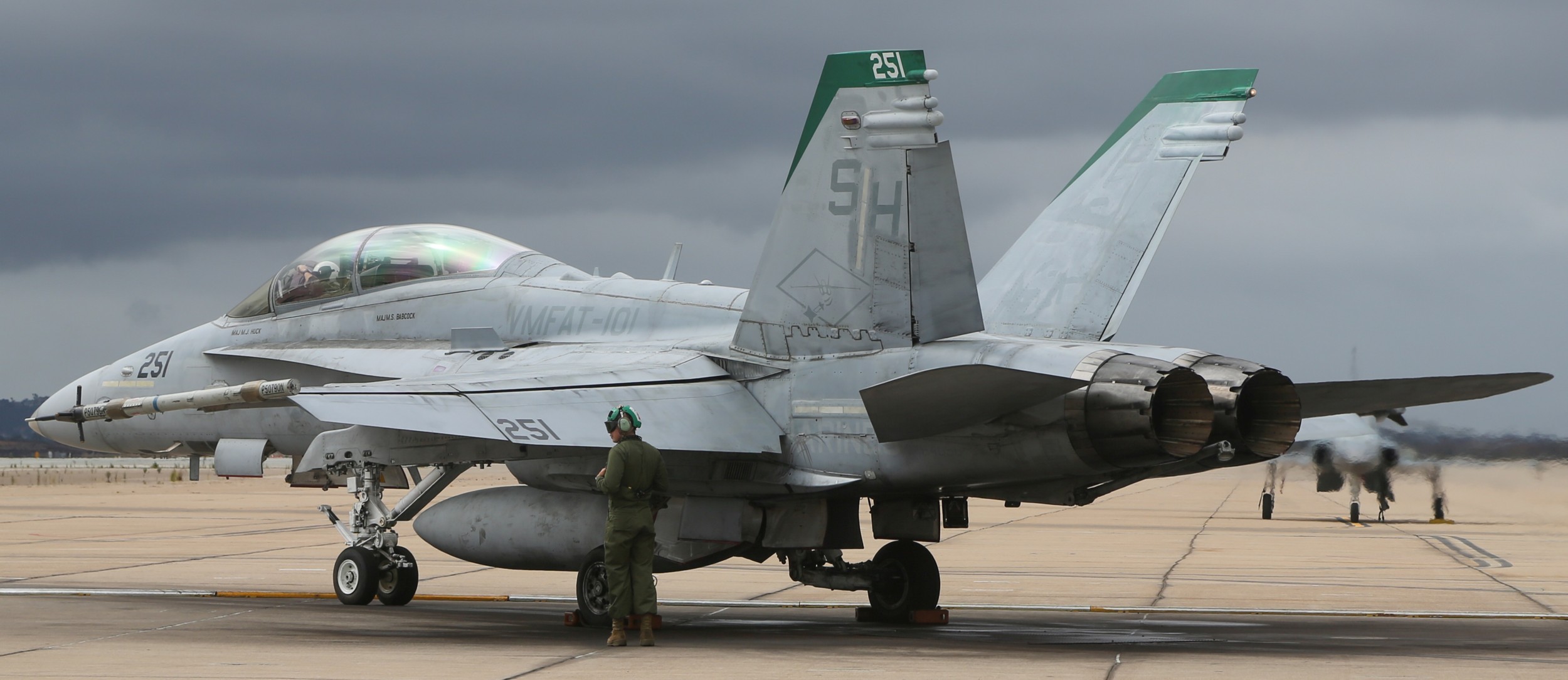 vmfat-101 sharpshooters marine fighter attack squadron usmc f/a-18 hornet replacement 104 mcas miramar
